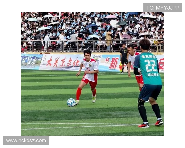 足球星金卡助力球迷畅享绿茵激情点燃无限荣耀时刻