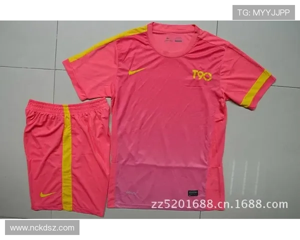 足球球星短袖新品发布 打造夏季运动时尚新潮流