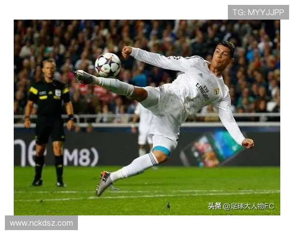 阿根廷足球巨星以脚踢球技征服世界展现非凡天赋与荣耀